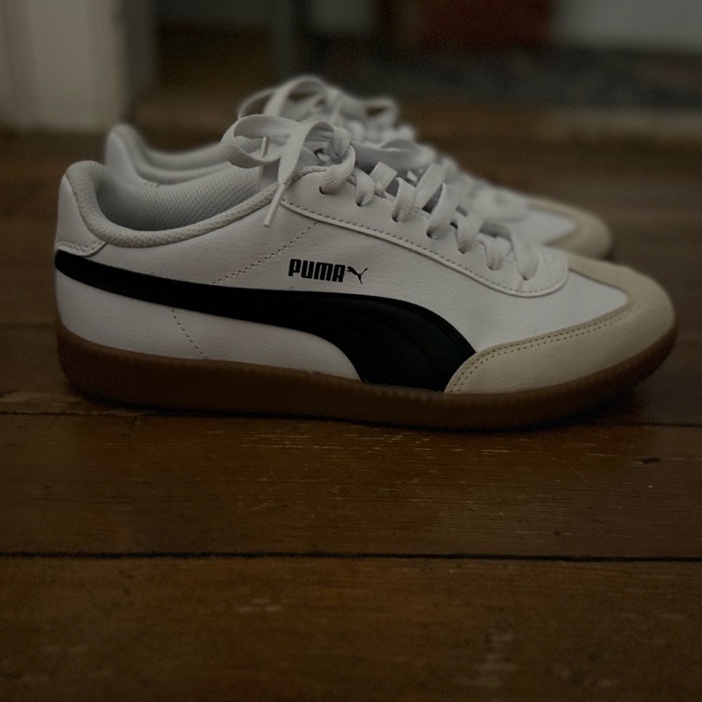 Puma White Sneakers with Black Formstrip and Gum Sole